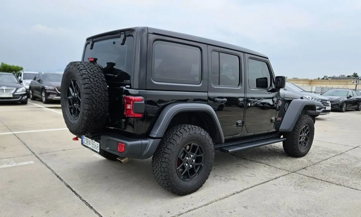 Jeep Wrangler — фото 10