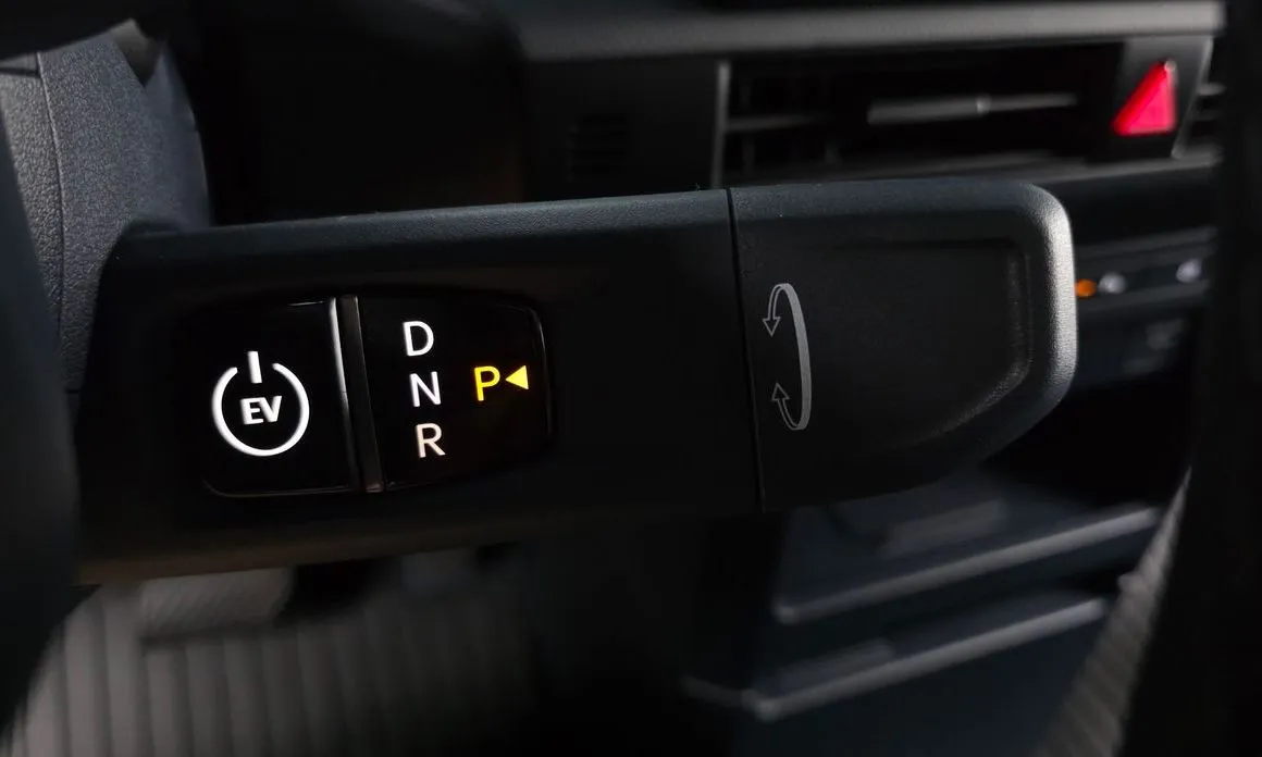 Kia PV5 — фото 2