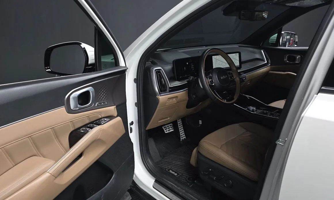 Kia Sorento — фото 8