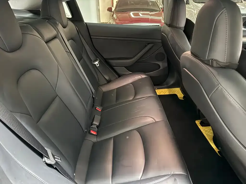 Tesla Model 3 — фото 3