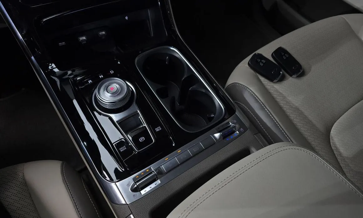 Kia Carnival — фото 10