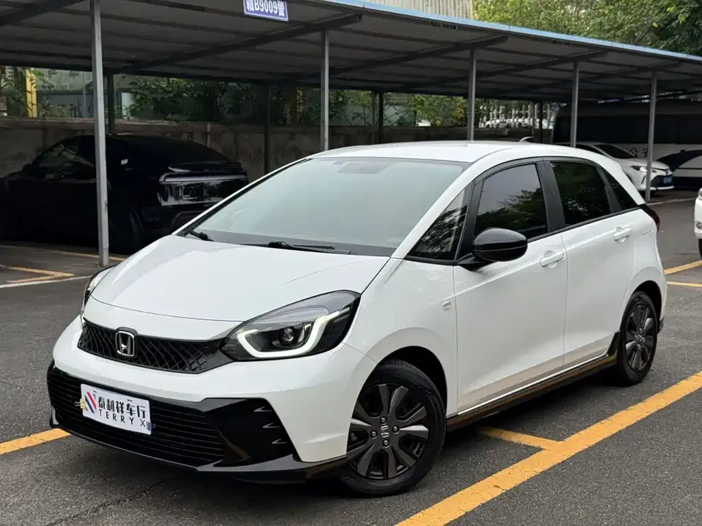 Honda Fit — фото 1