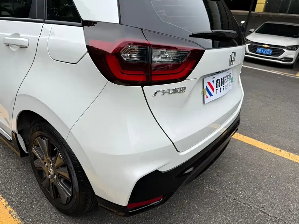 Honda Fit — фото 8