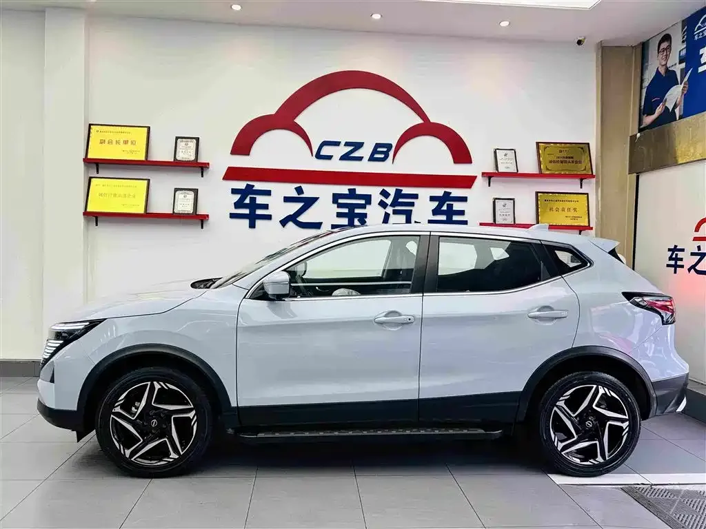 Nissan Qashqai — фото 9