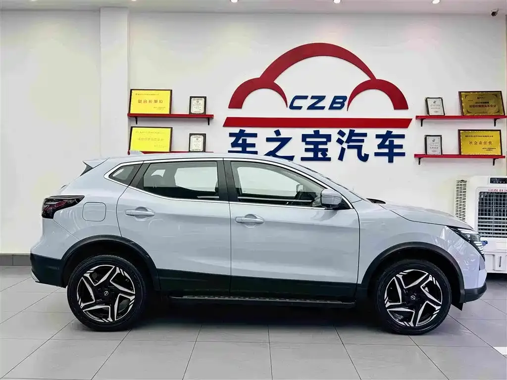 Nissan Qashqai — фото 2