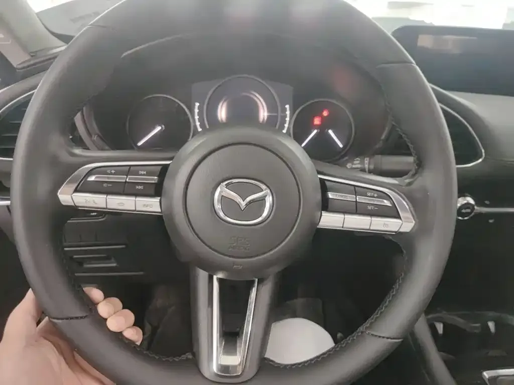 Mazda 3 Axela 2022 из CN, фото 4