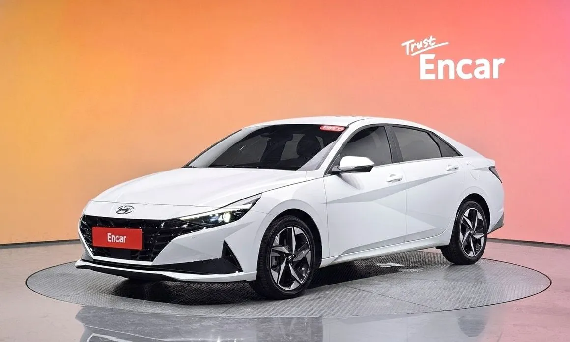 Hyundai AVANTE — фото 1