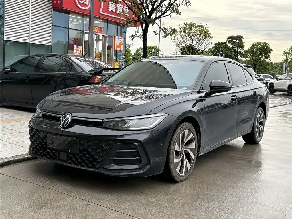 Volkswagen Passat — фото 1