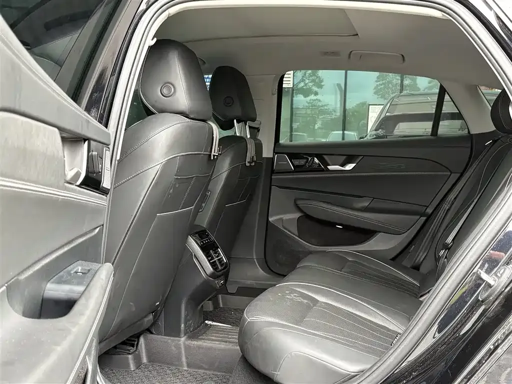 Volkswagen Passat — фото 4