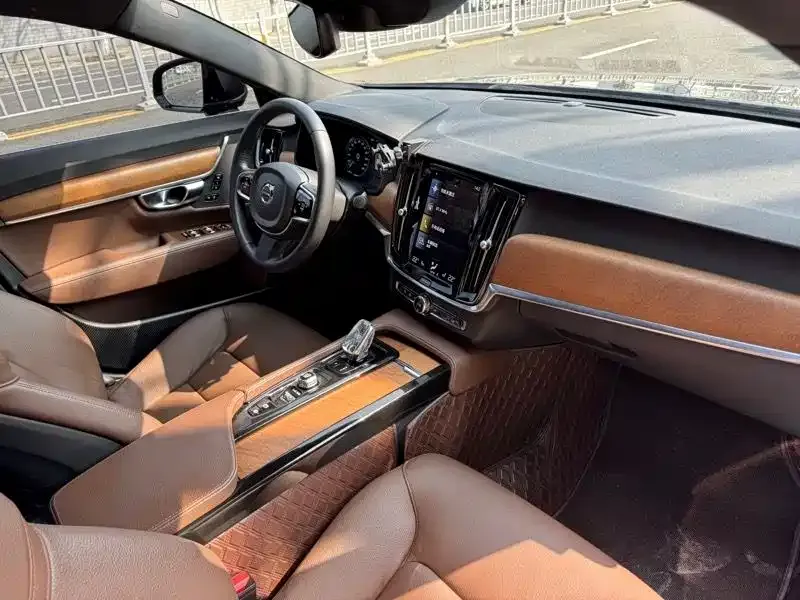Volvo S90 — фото 4