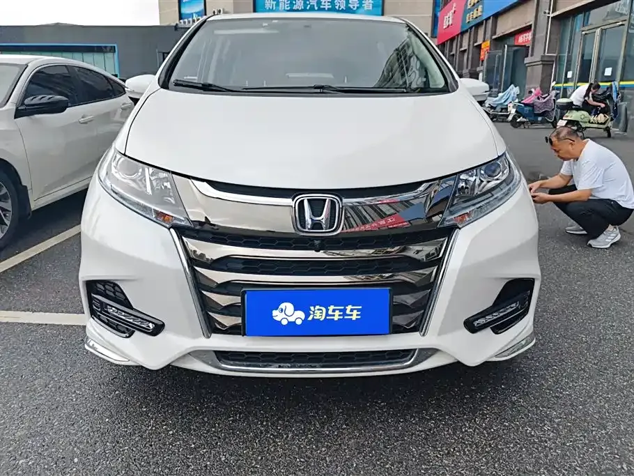 Honda Odyssey — фото 10