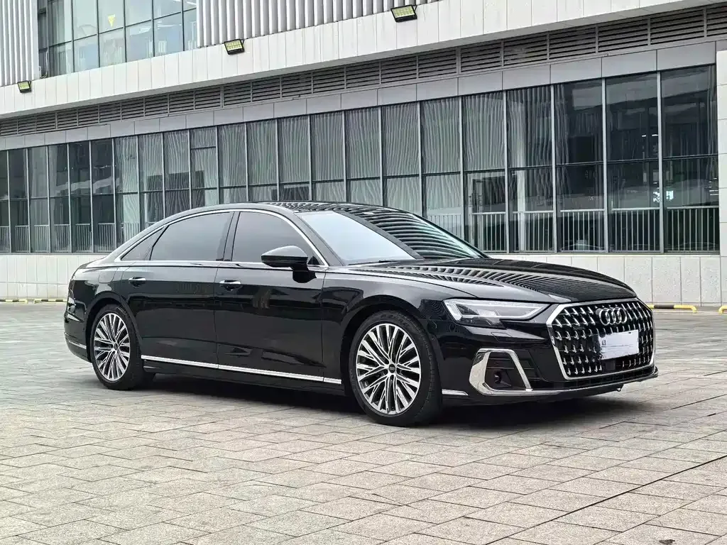 Audi A8 — фото 6