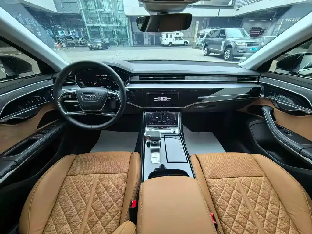 Audi A8 — фото 10