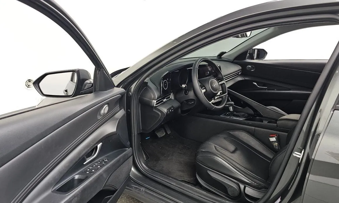 Hyundai AVANTE 2023 из KR, фото 3