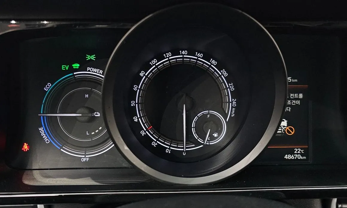 Hyundai AVANTE 2023 из KR, фото 2