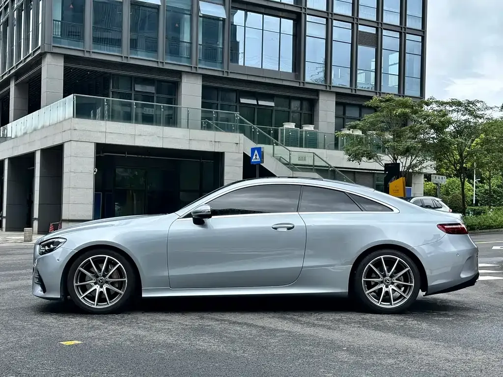 Mercedes-Benz E-Class (Import) — фото 5