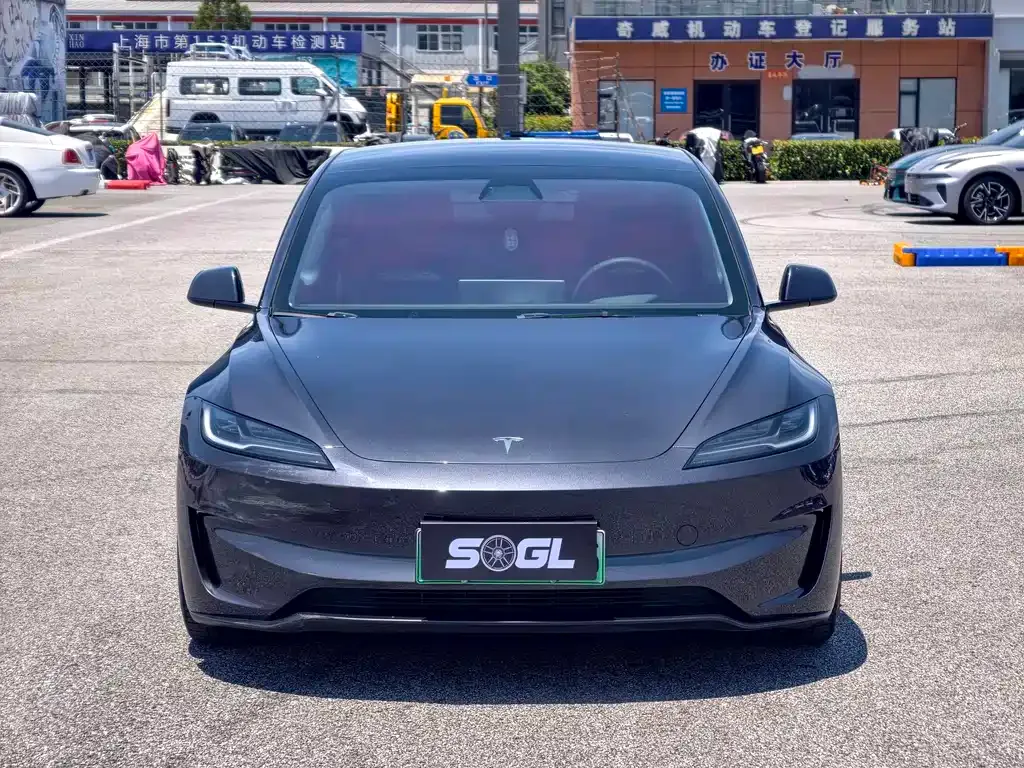 Tesla Model 3 — фото 7