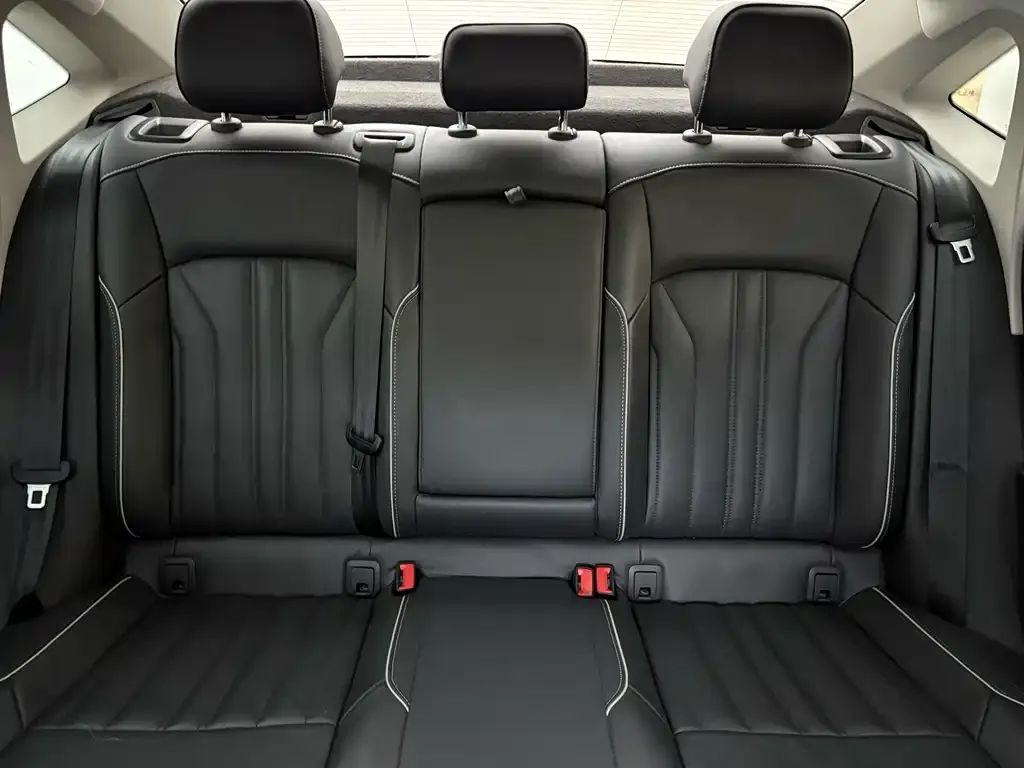 Volkswagen Passat — фото 4