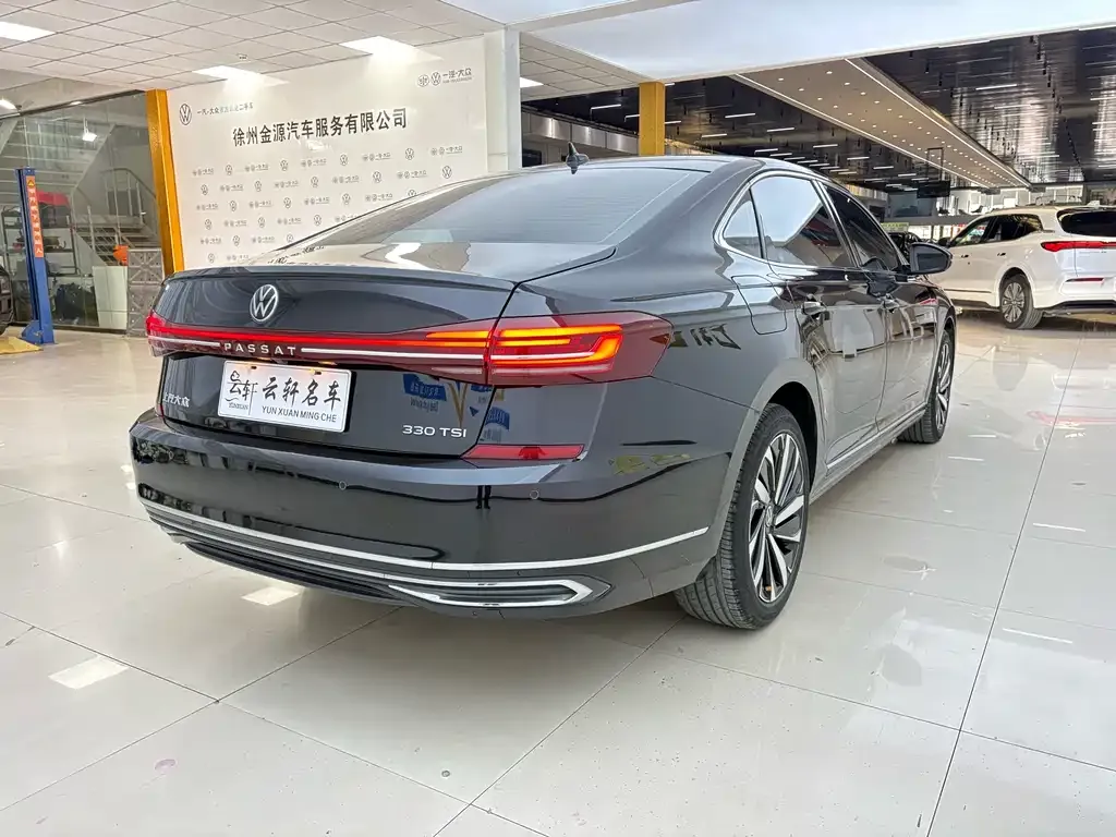 Volkswagen Passat — фото 5