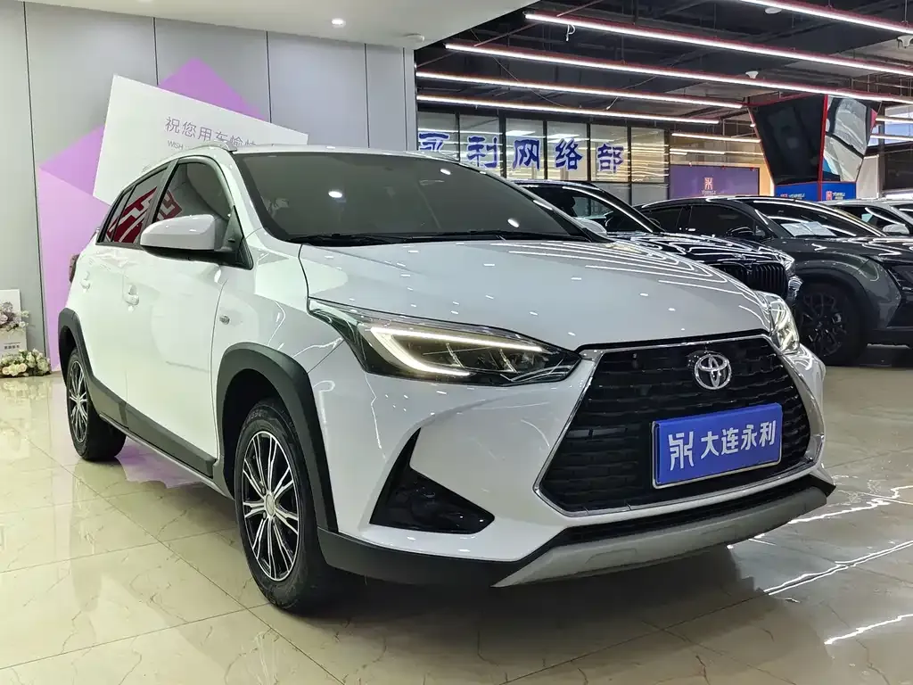 Toyota Yaris L — фото 9