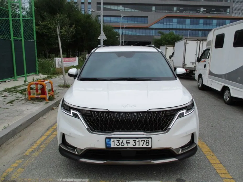 Kia Carnival — фото 1