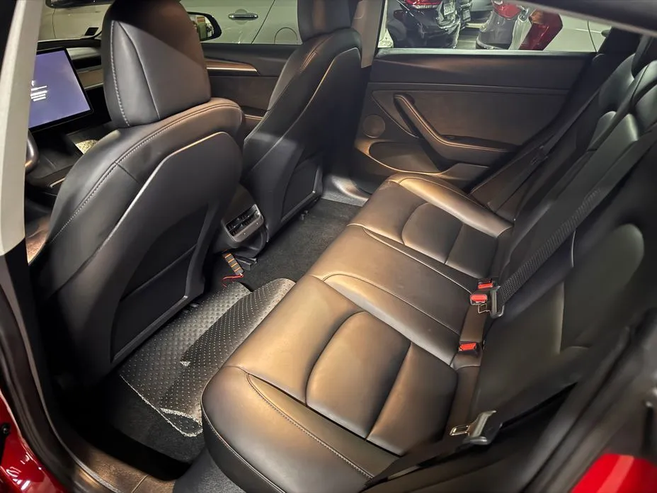 Tesla Model 3 — фото 4