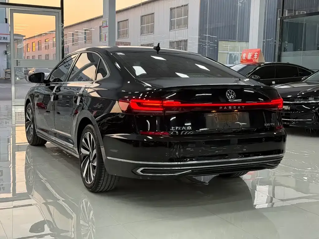 Volkswagen Passat — фото 6