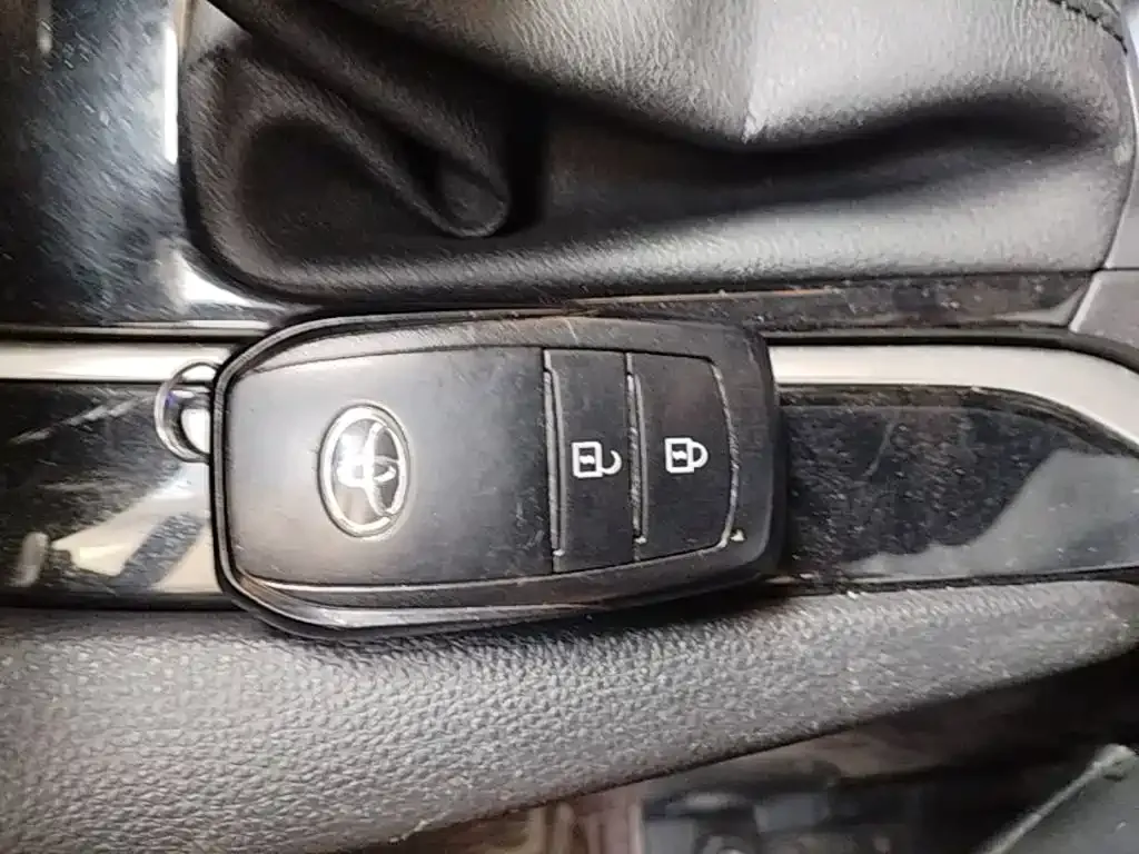 Toyota Corolla Cross — фото 9