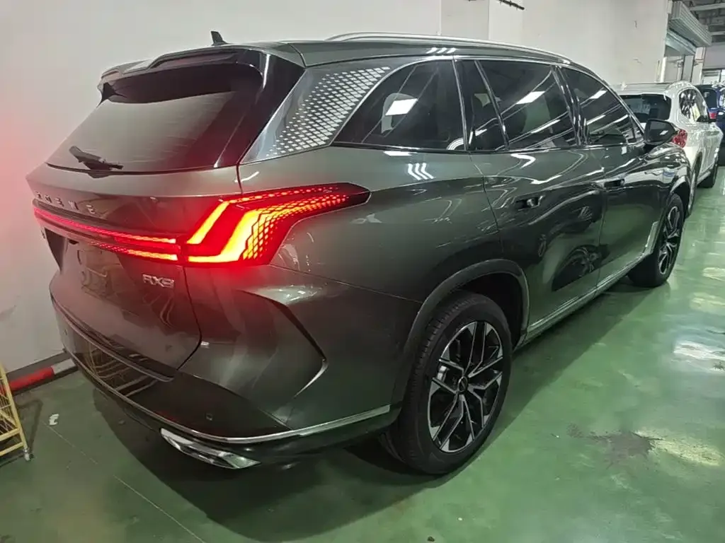 Roewe RX9 — фото 10
