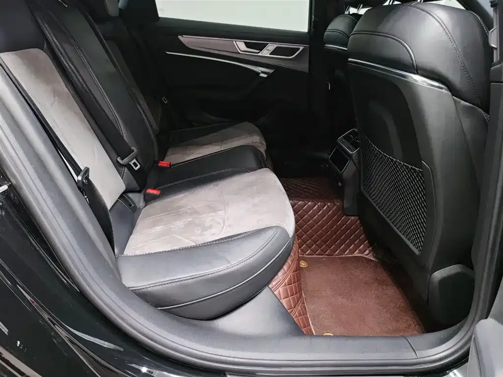 Audi A6L — фото 10