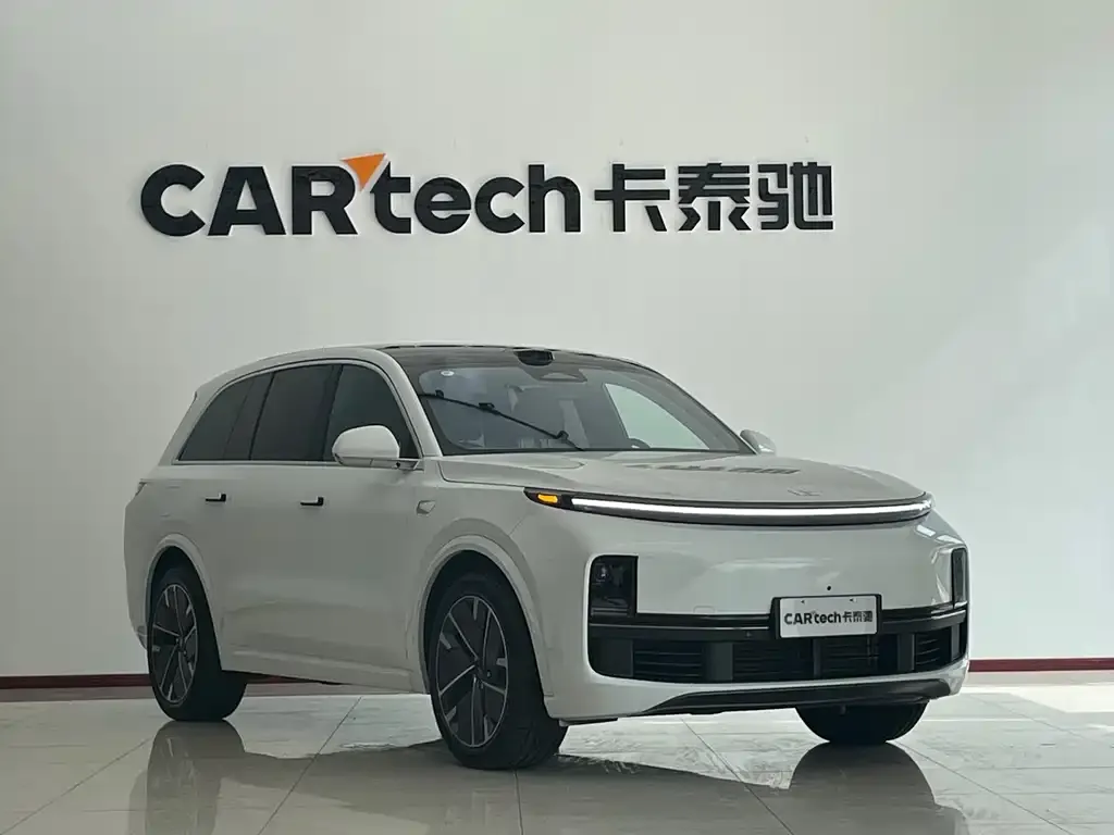 Li Auto L8 — фото 8