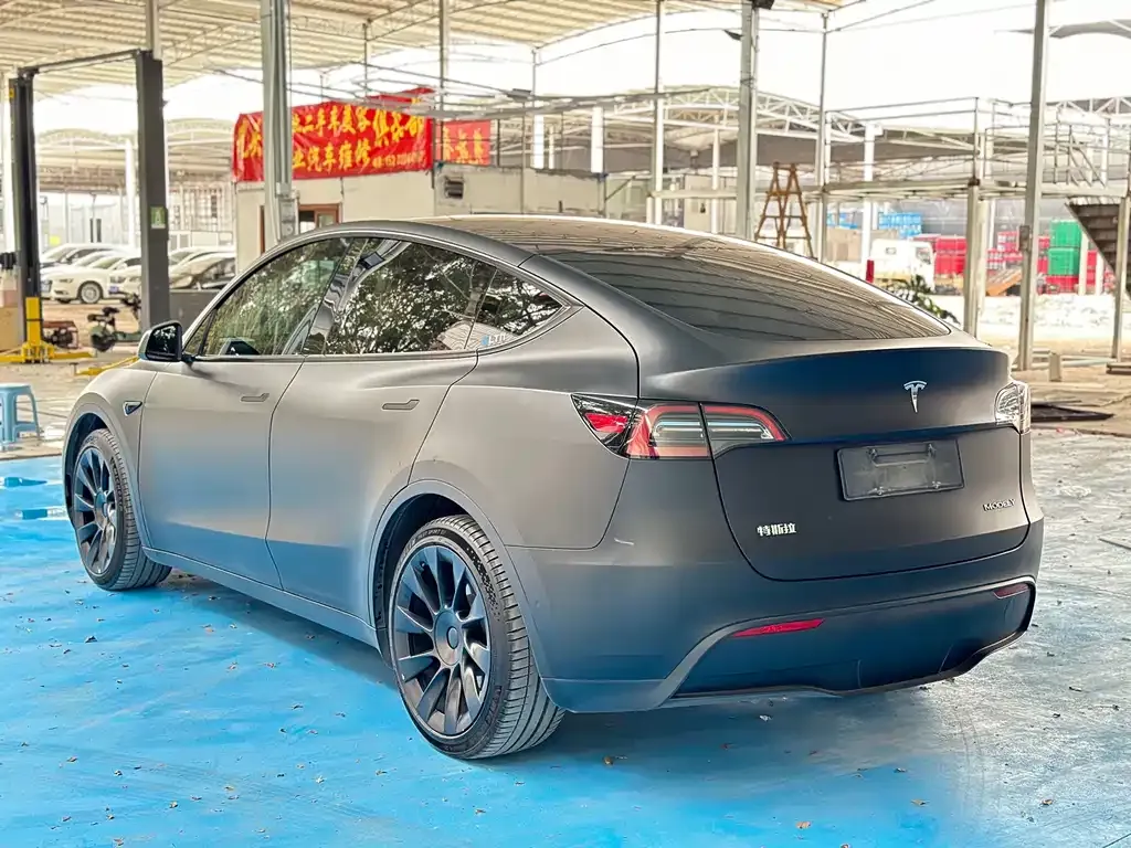 Tesla Model Y — фото 9