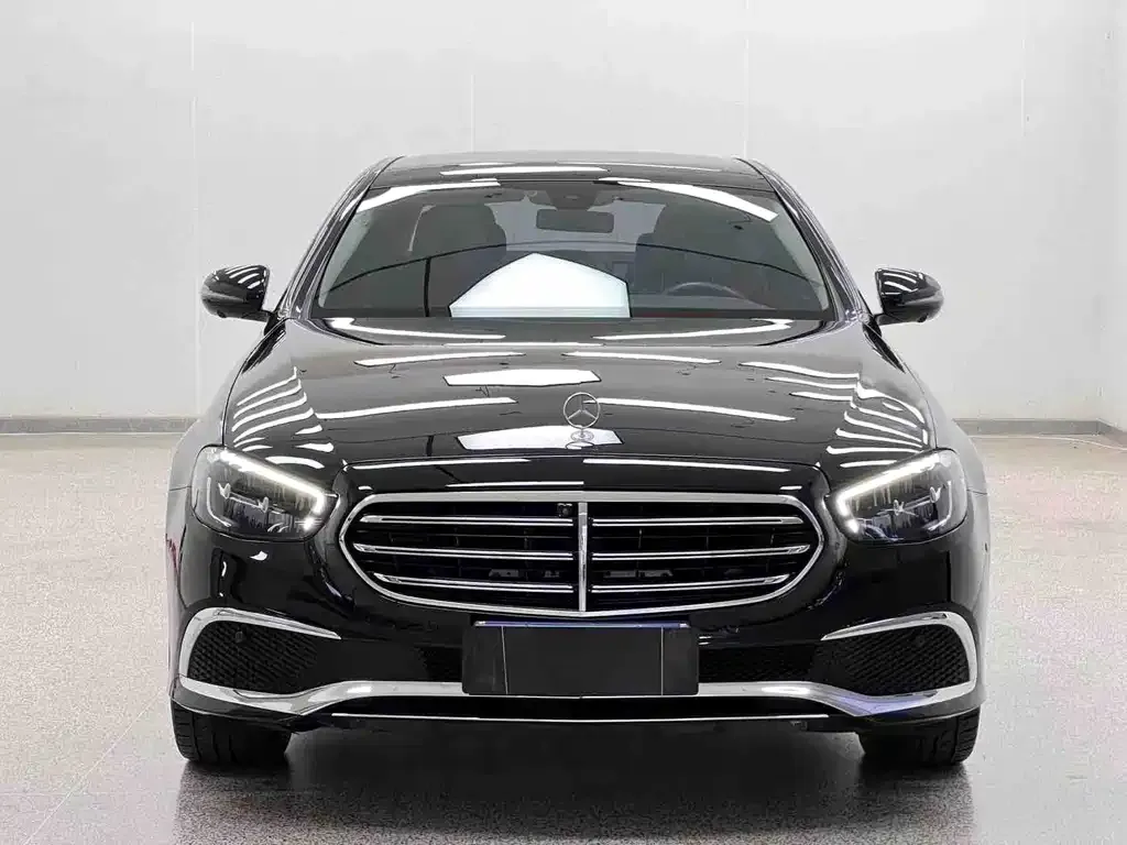 Mercedes-Benz E-Class — фото 4
