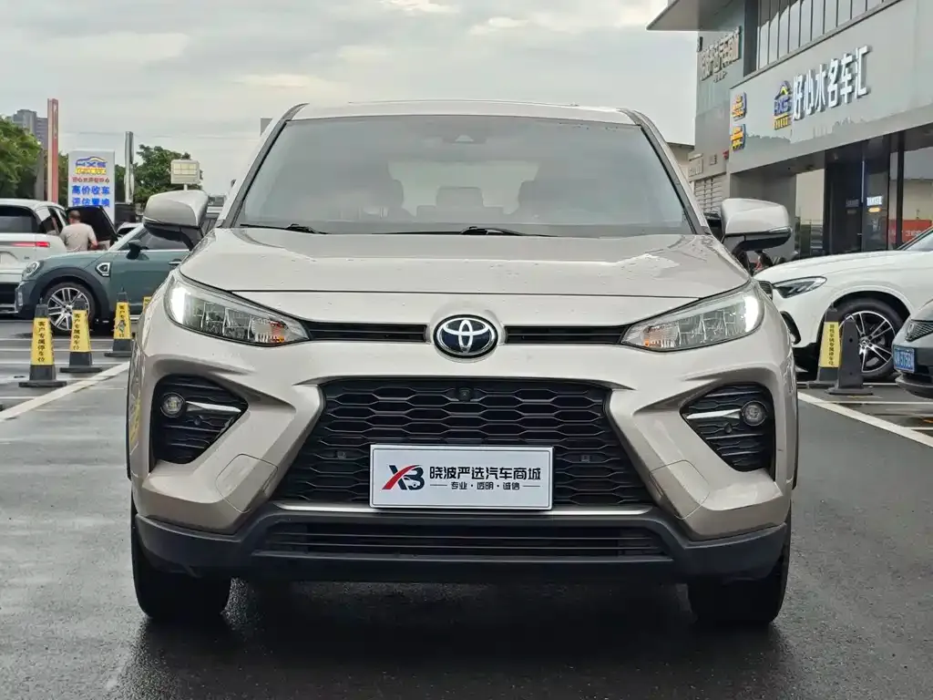 Toyota Wildlander — фото 10