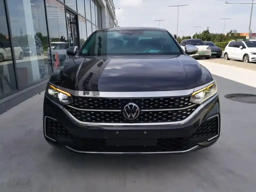 Volkswagen Passat — фото 10