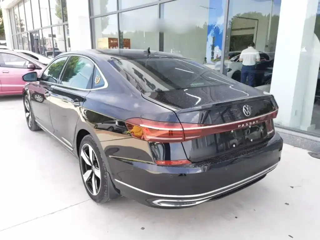 Volkswagen Passat — фото 5