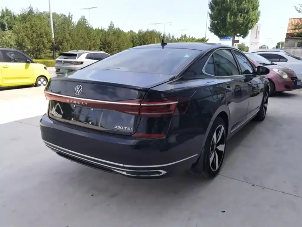 Volkswagen Passat — фото 8