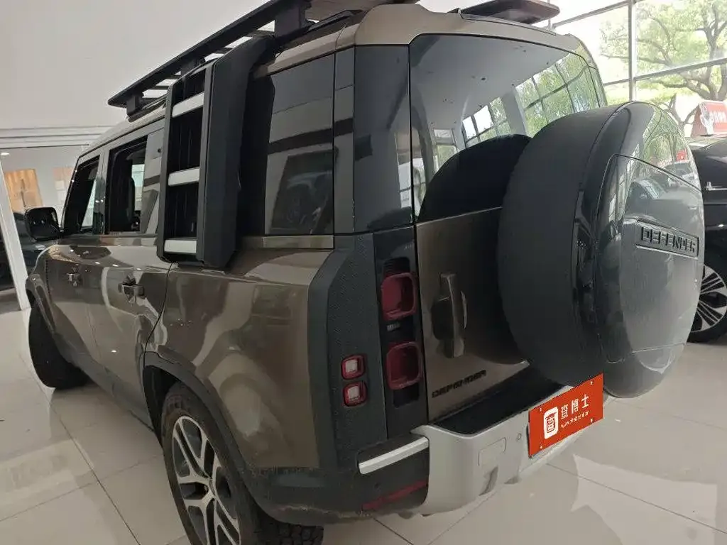 Land Rover Defender — фото 7