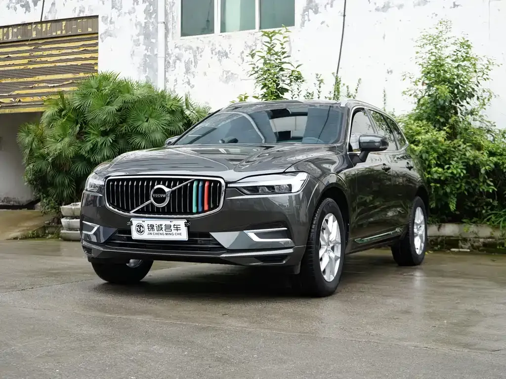 Volvo XC60 — фото 1