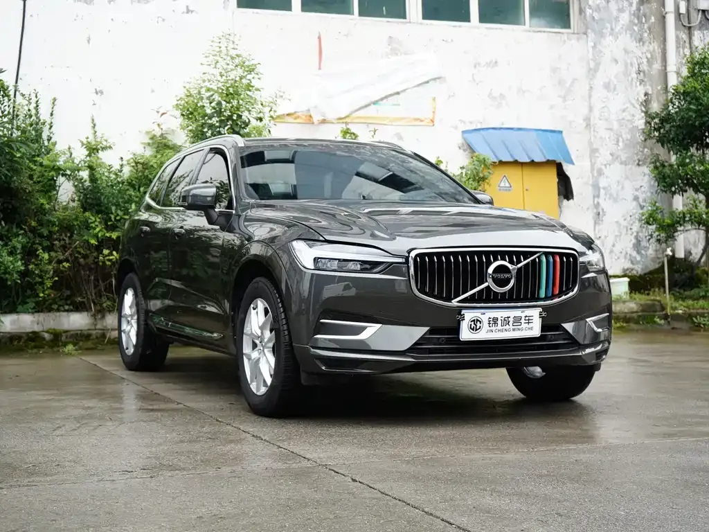 Volvo XC60 — фото 10