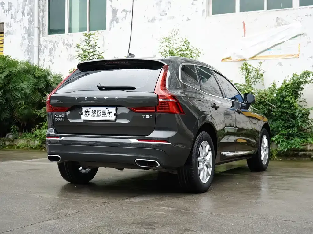 Volvo XC60 — фото 4
