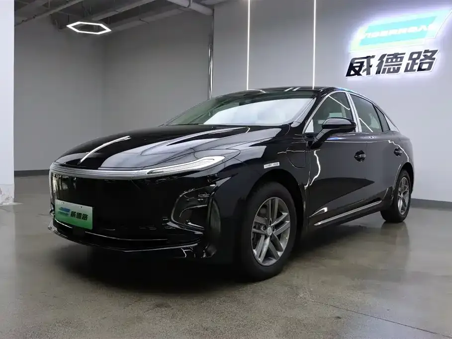 Hongqi E-QM5 — фото 1