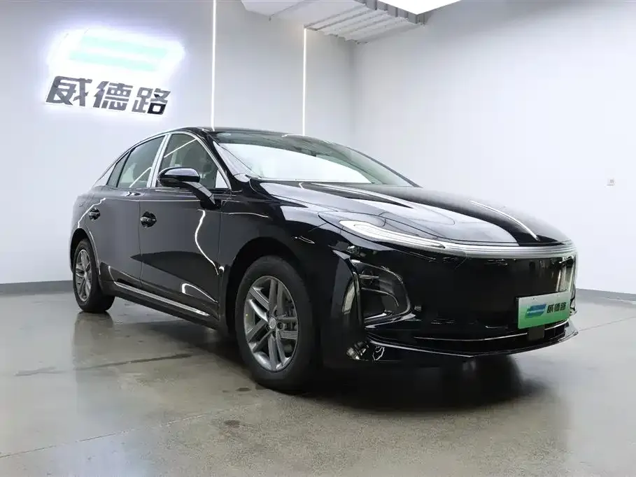 Hongqi E-QM5 — фото 6