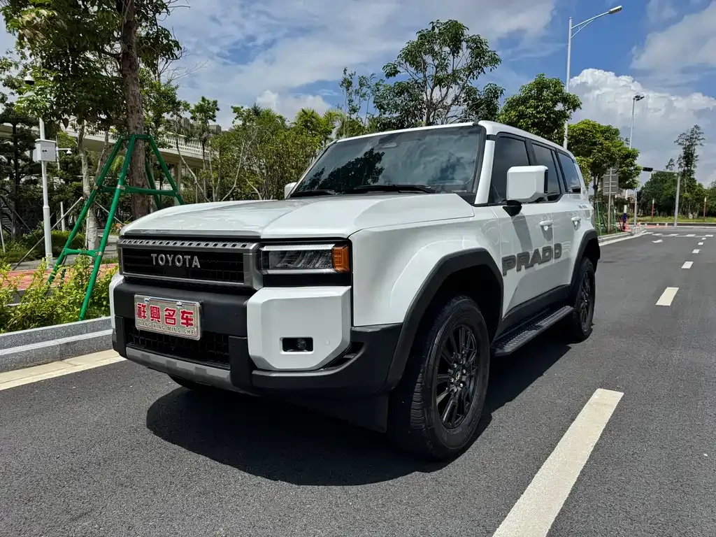 Toyota Prado — фото 1