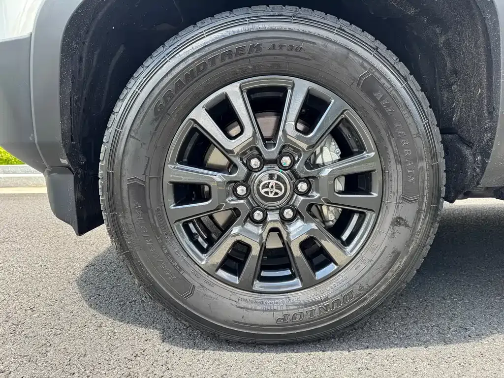 Toyota Prado — фото 9