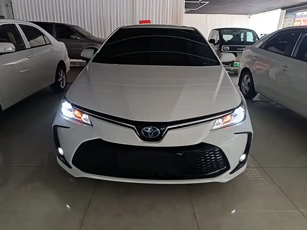 Toyota Corolla — фото 2