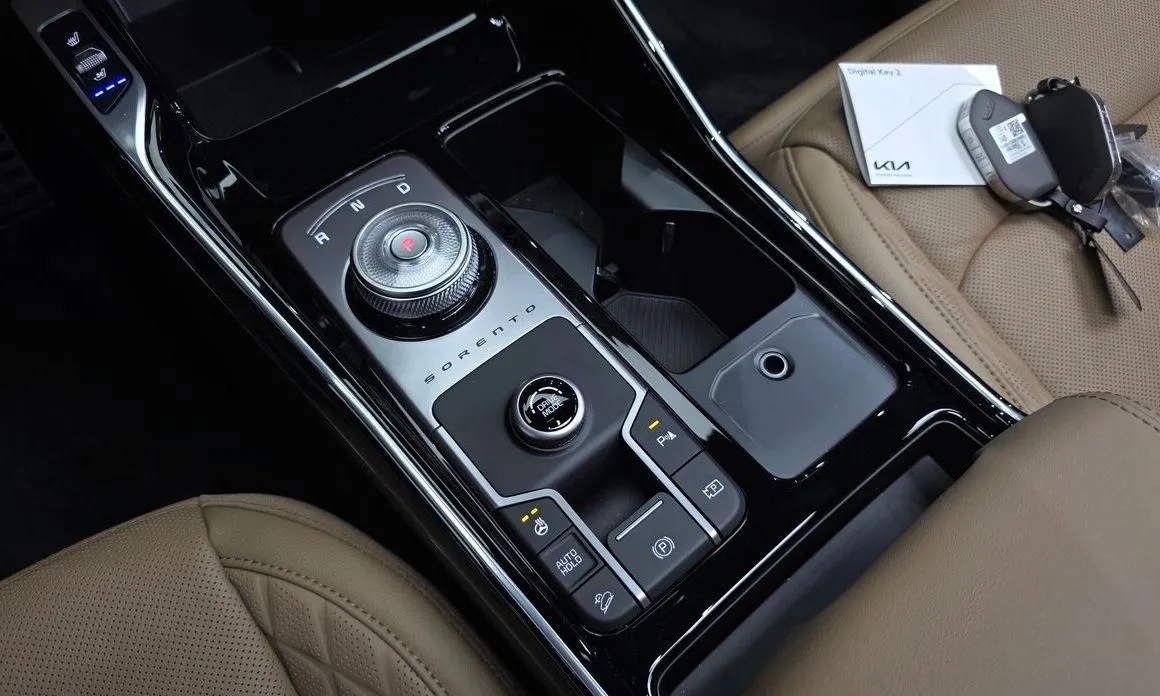 Kia Sorento — фото 9