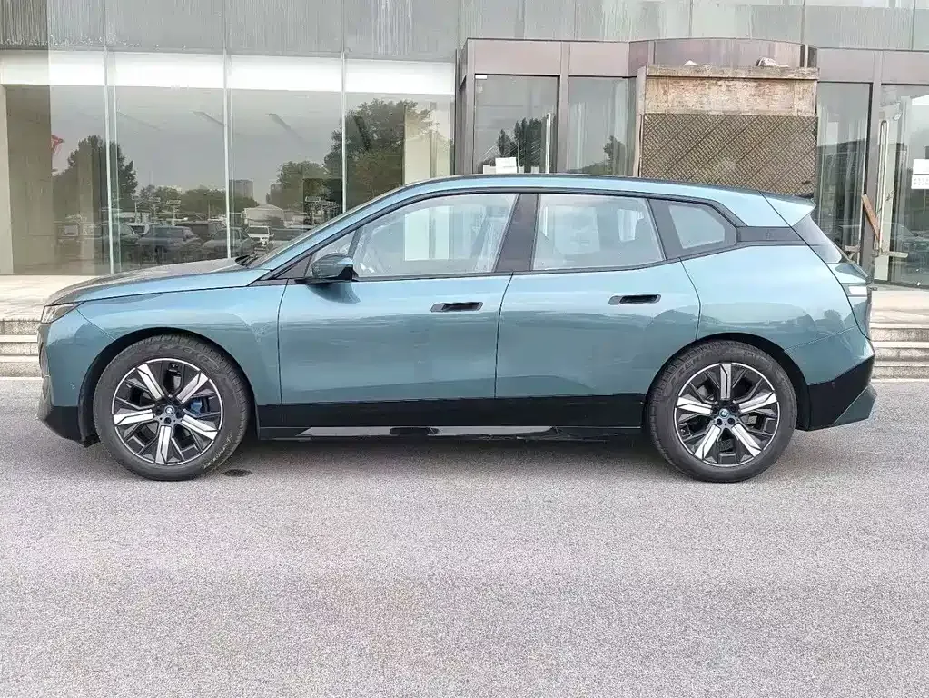 BMW iX — фото 10