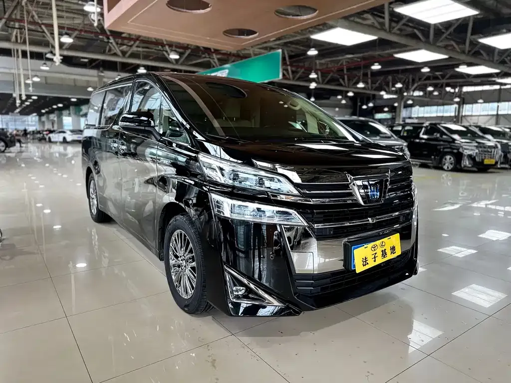 Toyota Vellfire — фото 5