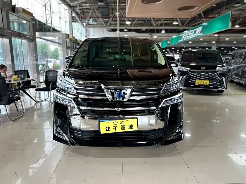 Toyota Vellfire — фото 7
